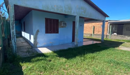 Casa com anexo á venda em Cidreira