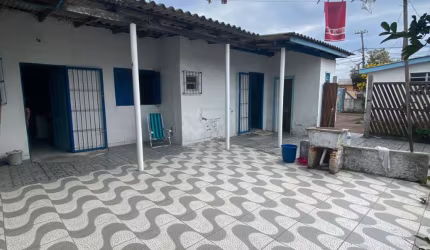 Escelente casa no bairro centro de cidreira em rua asfaltada proximo dos comercios pricipais