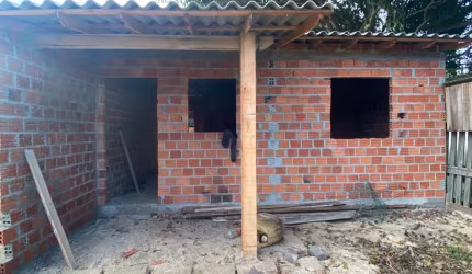 casa nova em fase de construçao em salinas 250 metros do mar