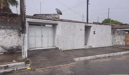 Casa para Venda em Maceió, Tabuleiro do Martins, 4 dormitórios, 1 suíte, 3 banheiros, 3 vagas
