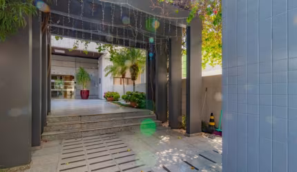 APARTAMENTO COM 3 SÚITES NO CENTRO,SEMIMOBILIADO.M