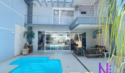 SOBRADO  NO  RECANTO TROPICAL COM  PISCINA, 211M² ÚTIL .
