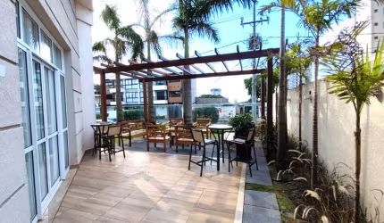 Apartamento no centro com 113m² 3 Dormitórios  1 Suíte  2 Vagas de garagem .