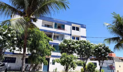 Apartamento em Camboinha, próximo da praia. Com 3 quartos, sendo 1 suíte.