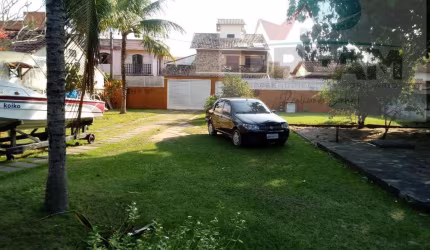 Casa para Venda em Rio das Ostras, Centro, 2 dormitórios, 1 suíte, 2 banheiros, 2 vagas