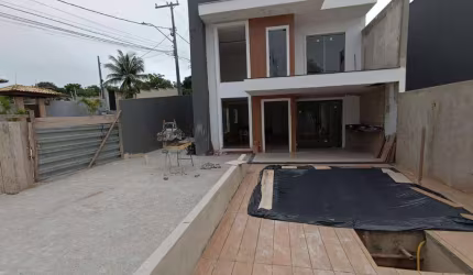 Alto Padrão para Venda em Rio das Ostras, Colinas, 4 dormitórios, 1 suíte, 2 banheiros, 2 vagas