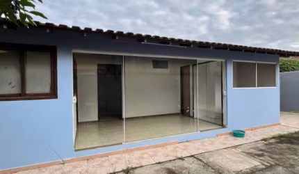 Casa para Locação em Macaé, São Marcos, 3 dormitórios, 2 banheiros, 1 vaga