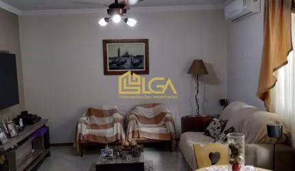 Excelente Casa de condomínio em Santos no Bairro Marapé