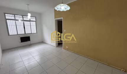 Apartamento a venda  garagem fechada e elevador no Embaré - Santos