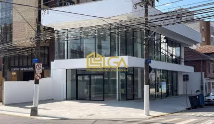 Loja na Av. Ana Costa para locação - Gonzaga - Santos