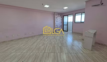 Sala Comercial no Bairro Marapé 50m² para Locação!