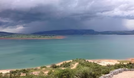 Excelente lote na beira da represa Furnas(São José da Barra-MG)