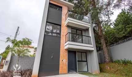Sobrado com terraço, 3 quartos sendo 1 suíte, 2 vagas de garagem à venda por R$ 1.005.837,95 - Santa Cândida - Curitiba/PR