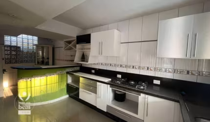 Incrível sobrado de 165 m² com 4 quartos, sacada, churrasqueira, 2 vagas de garagem à venda por R$ 800.000 - Atuba - Curitiba/PR