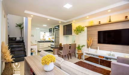 Sobrado com 3 dormitórios à venda, 162 m² por R$ 1.100.000,00 - Xaxim - Curitiba/PR