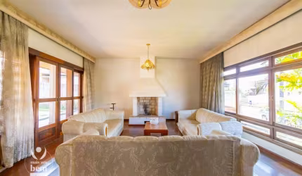 Casa Térrea averbada com 4 quartos à venda, 377 m² por R$ 1.690.000 - Capão da Imbuia - Curitiba/PR