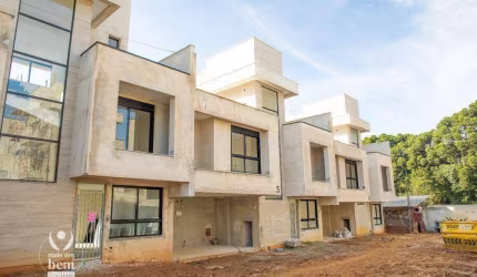 Sobrado com 167 m², 3 suítes, 2 vagas de garagem à venda por R$  1.601.044,53 - Santa Felicidade - Curitiba/PR