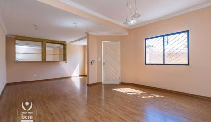 Sobrado de ESQUINA com ÁREA GOURMET com 3 quartos, 1 Suíte, 1 Demi-Suite, Área Gourmet à venda, 220 m² por R$ 899.900 - Portão - Curitiba/PR