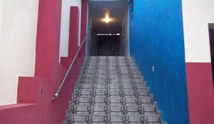 Galpão Comercial Terreno de 10 x 13 e casa de 2 Dormitorios  Estuda Permuta