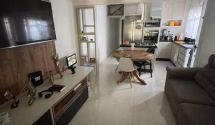Casa Maravilhosa 98 m²  2 Dormitorios com panejados e 2 Vagas de Garagens