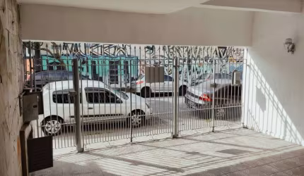 Sobrado com 180 m² 3 Dormitorios sendo 1 Suite 2 vagas de Gargens