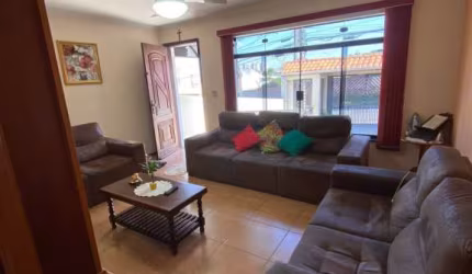 Casa Linda no Jardim Stella 200 m² 3 Dormitorios 4 Vagas de Gargens