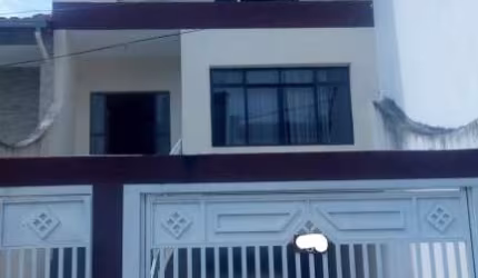 Sobrado 202 m² 3 Dormitorios sendo 1 Suíte e 7 vagas de Garagens