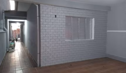 Casa Terrea com quintal 99 metros 2 Dormitorios e 2 Vagas de Garagens