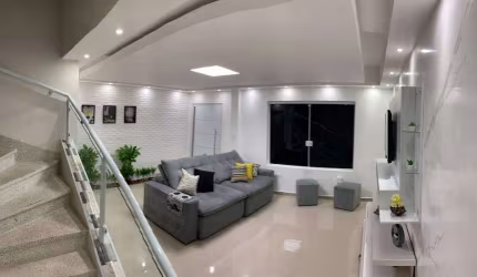 Sobrado Reformado com 130 m² 3 Dormitorios 2 Vagas de Garagens