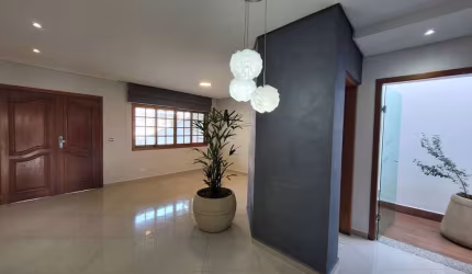 Sobrado Alto Padrao com 235m² 3 Dormitotorios com 5 Vagas de Gargens
