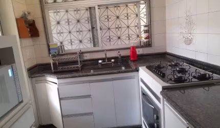 Sobrado com 166 m² Dormitorios sendo 1 Suite e 2 Vagas de Garagens