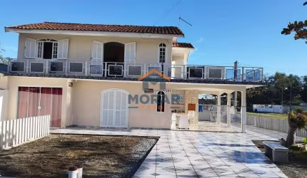Sobrado averbado no Balneário Carmery