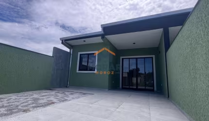 Residência com 03 dormitórios em Santa Terezinha