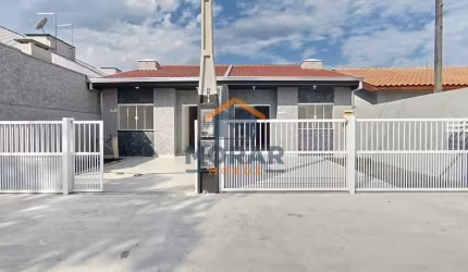 Residência com 03 dormitórios em Santa Terezinha