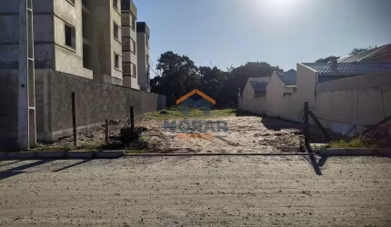 Terreno no Jardim Canadá com amplo espaço.