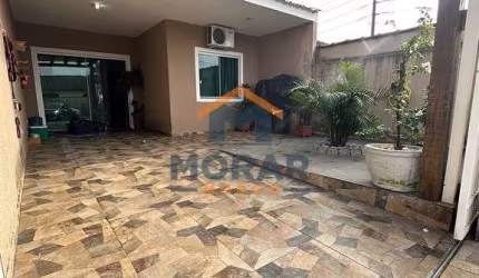 Casa 3 dormitórios  semi mobiliado Praia de leste