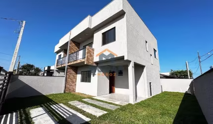 Sobrado com 03 dormitórios próximo ao Mar