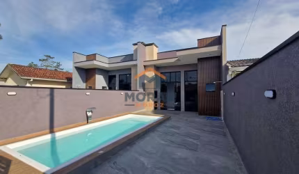 Casa alto padrão perto do mar no Betaras-Matinhos