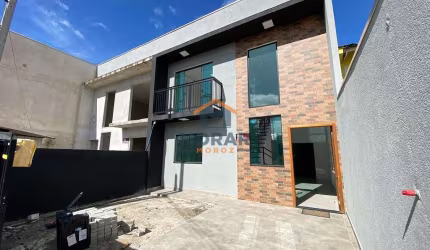 Sobrado próximo ao mar no Marissol