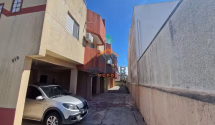 Triplex mobiliado próximo ao mar em Praia de Leste