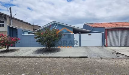 Residência com Piscina próximo ao mar