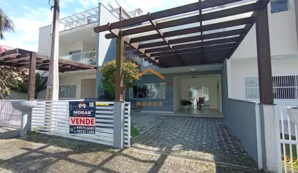 Sobrado com Piscina a 100m do mar