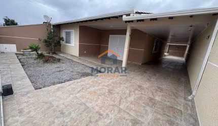 Residência com Piscina Praia de Leste