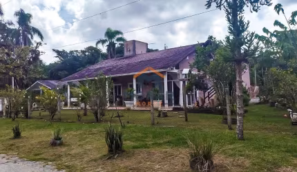 Chácara em condomínio no Guaraguaçú !!!
