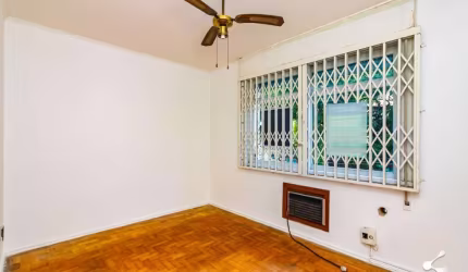 Apartamento para Venda em Porto Alegre, Petrópolis, 2 quartos, 2 banheiros, 1 vaga
