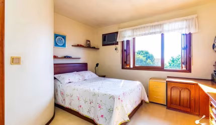 Casa para Venda em Porto Alegre, Vila São José, com 407 m², 1 suíte, 3 quartos, 2 banheiros