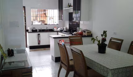 Sobrado com 3 dormitórios, 1 suite, 3 vagasà venda, 160 m² por R$ 650.000 - Cidade Patriarca - São Paulo/SP