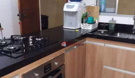 Sobrado com 4 dormitórios à venda, 198 m² por R$ 700.000,00 - Itaquera - São Paulo/SP