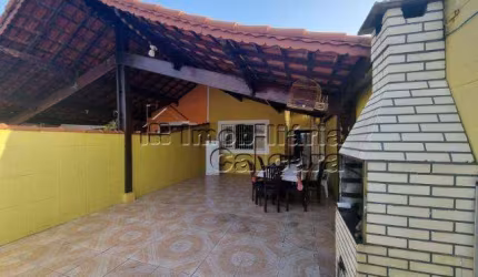 Casa para Venda em Praia Grande, Balneário Maracanã, 4 dormitórios, 2 suítes, 4 banheiros, 4 vagas