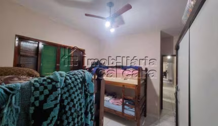 Casa para Venda em Praia Grande, Caiçara, 2 dormitórios, 1 suíte, 2 banheiros, 2 vagas